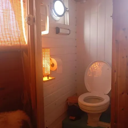 Apartamento Private Floating Retreat - Entire Space For Groups