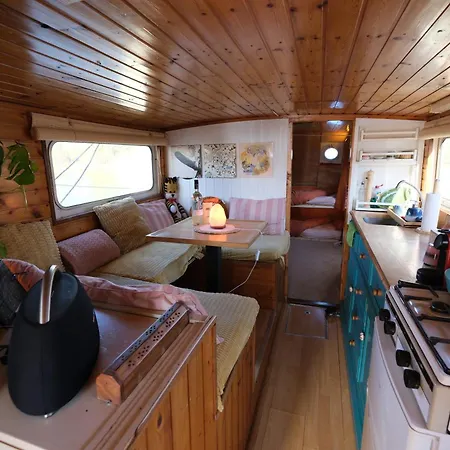 Private Floating Retreat - Entire Space For Groups *